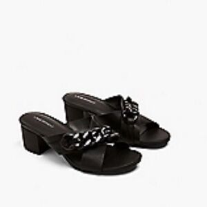 Dream Cloud Chain Cross-Front Low Block Heel in Black